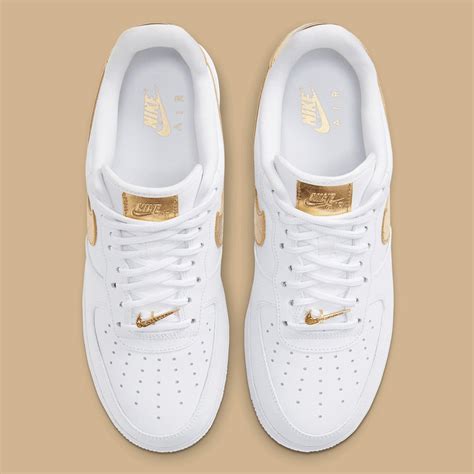 nike schuhe air force gold|air force 1 metallic gold.